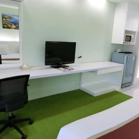 V Verve Service Apartment Hotel Чачоенгсао Стая снимка