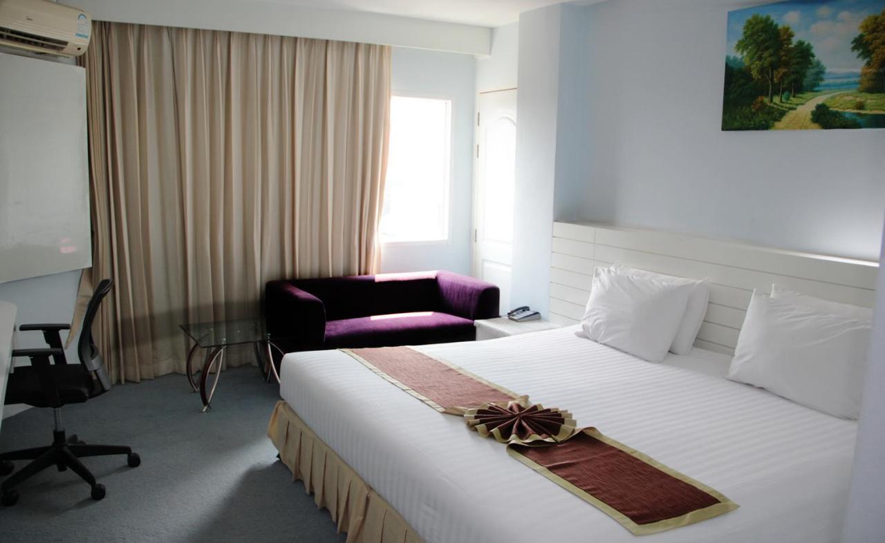V Verve Service Apartment Hotel Чачоенгсао Екстериор снимка