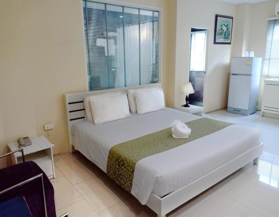 V Verve Service Apartment Hotel Чачоенгсао Екстериор снимка