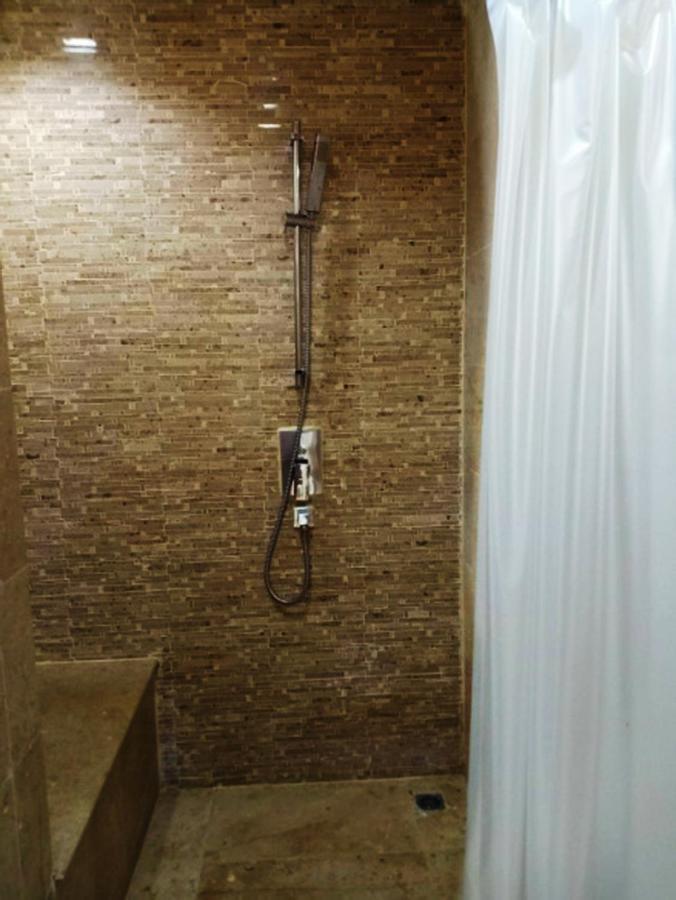 V Verve Service Apartment Hotel Чачоенгсао Екстериор снимка