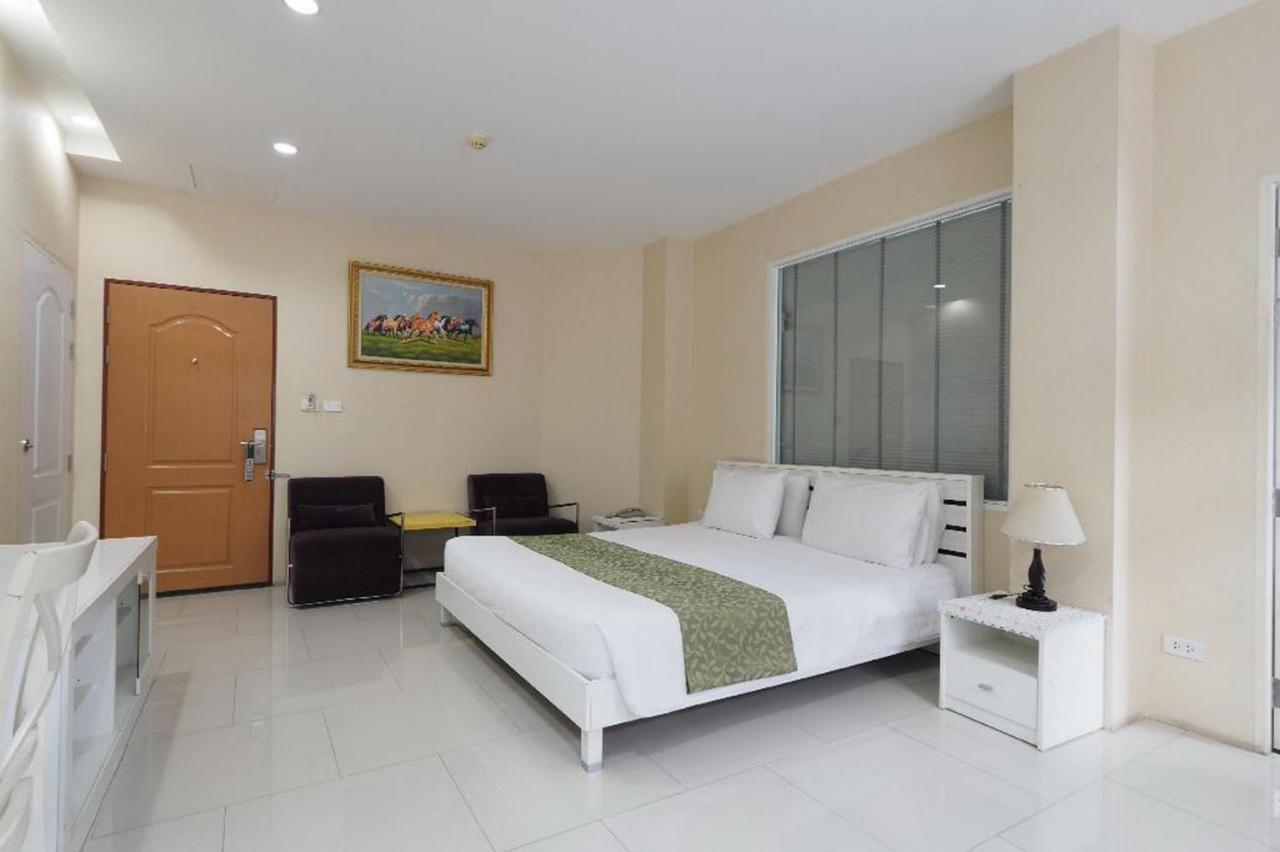 V Verve Service Apartment Hotel Чачоенгсао Стая снимка