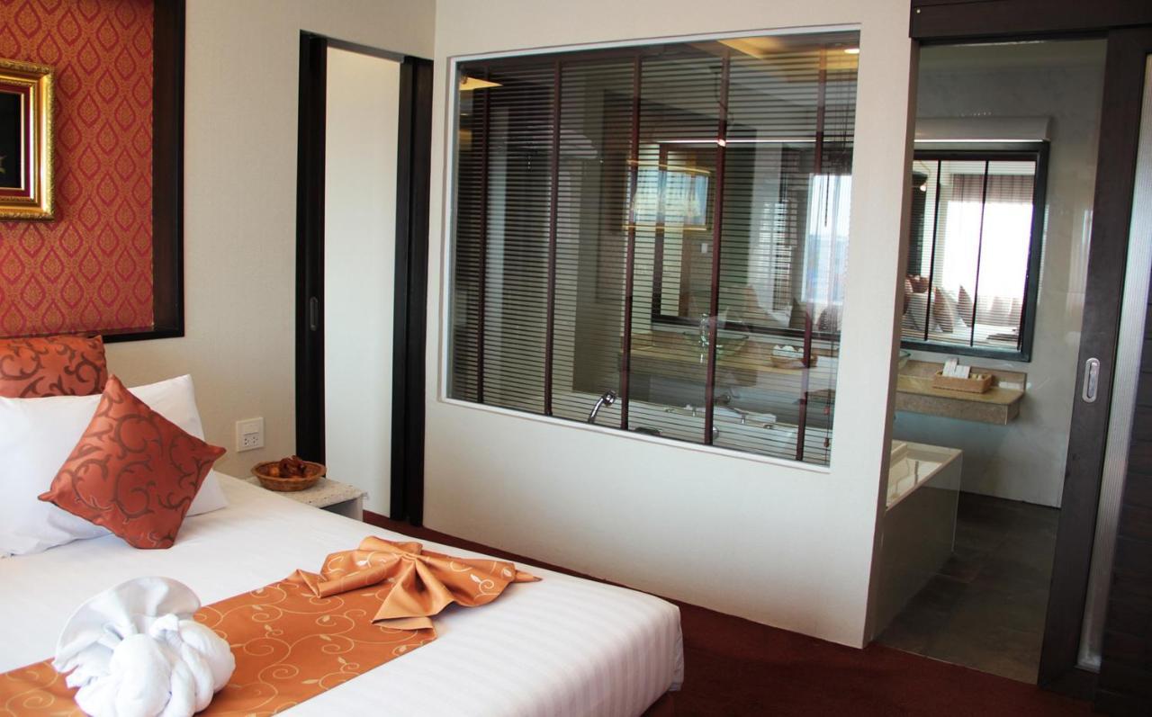 V Verve Service Apartment Hotel Чачоенгсао Екстериор снимка