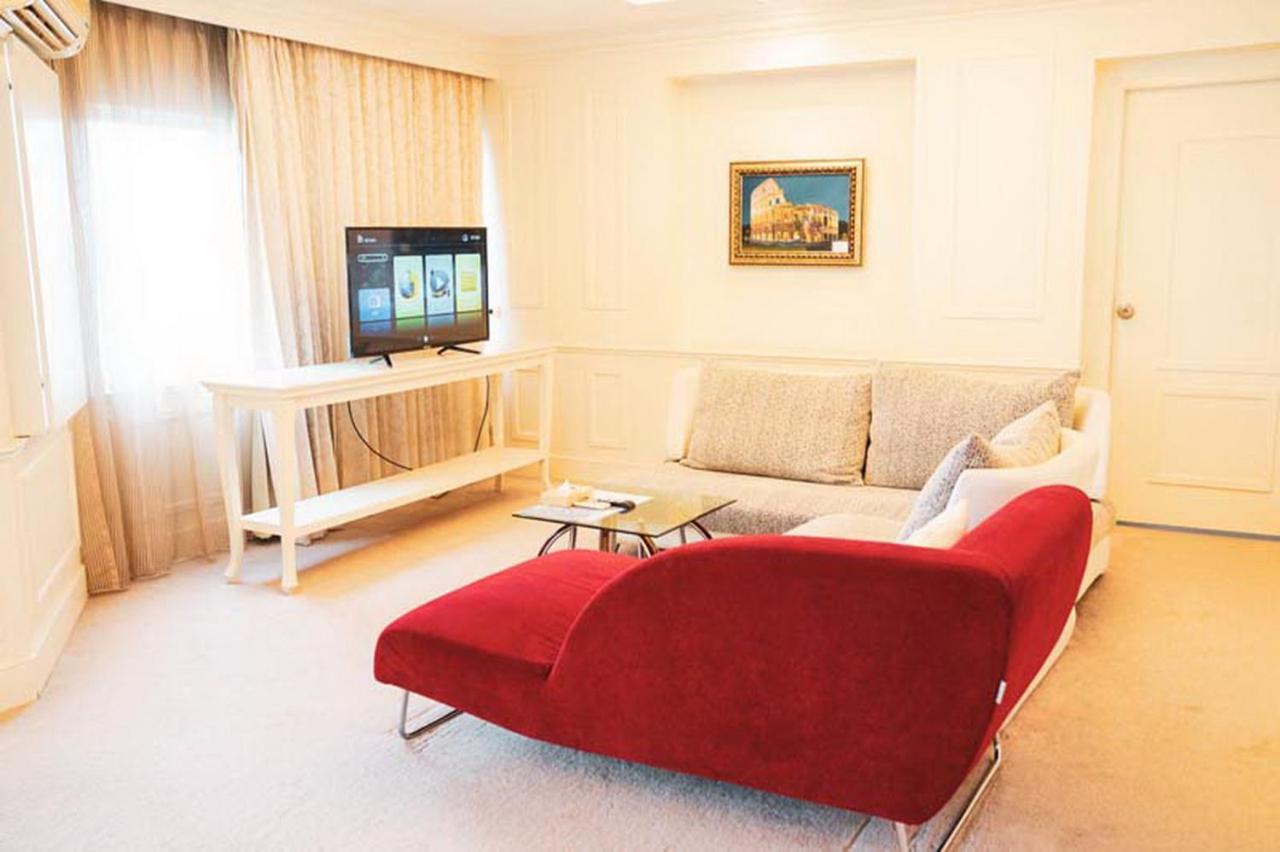 V Verve Service Apartment Hotel Чачоенгсао Екстериор снимка