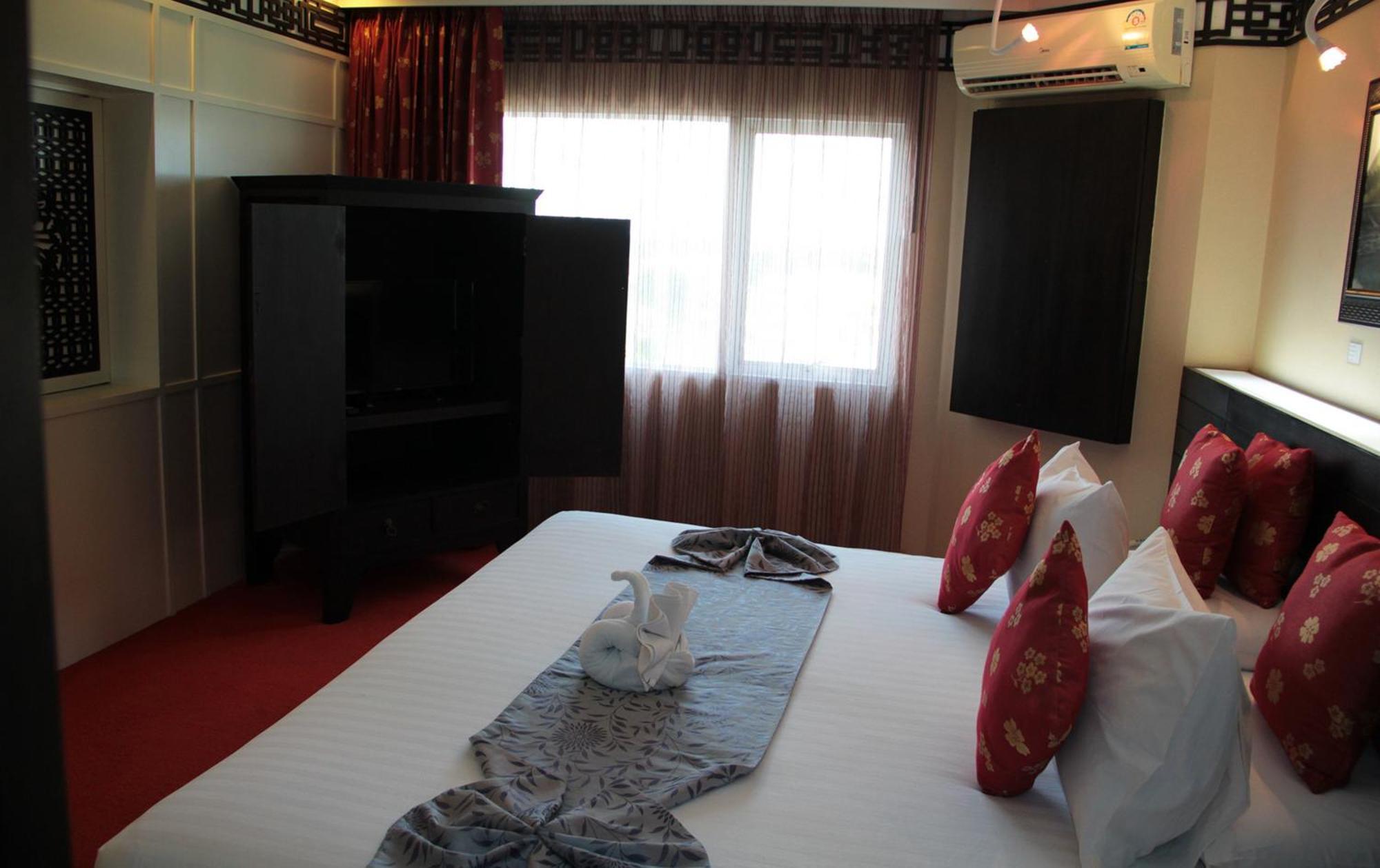 V Verve Service Apartment Hotel Чачоенгсао Стая снимка