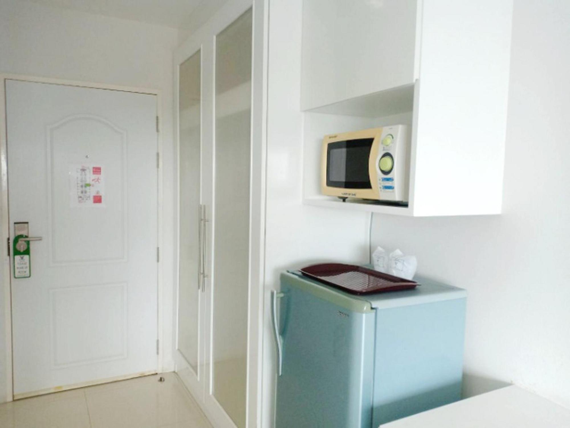 V Verve Service Apartment Hotel Чачоенгсао Стая снимка