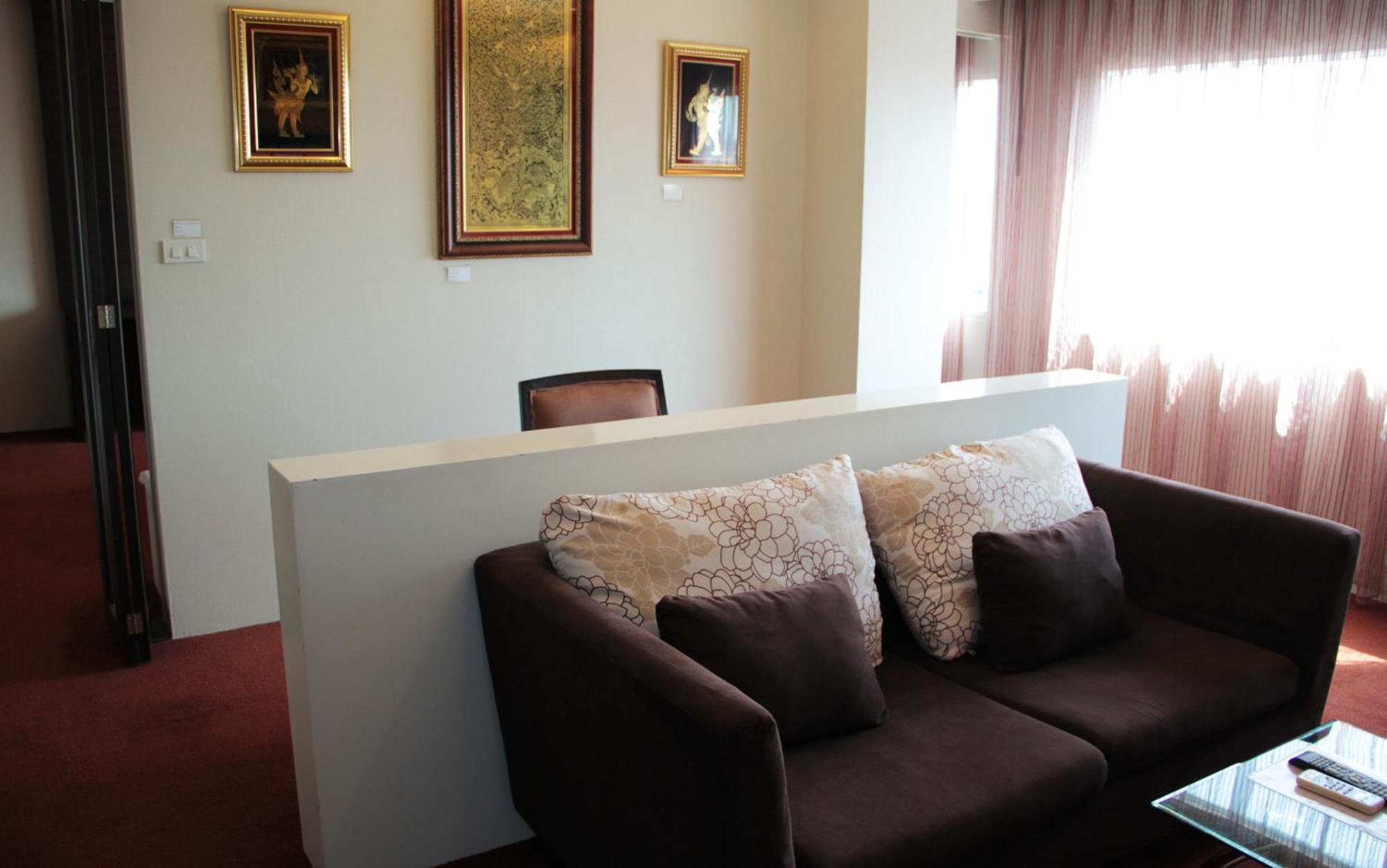 V Verve Service Apartment Hotel Чачоенгсао Стая снимка